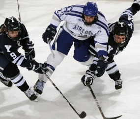 开云体育-哈利伯顿的救赎之夜，当雄鹿的钢铁洪流遇上黄蜂的绝地反击