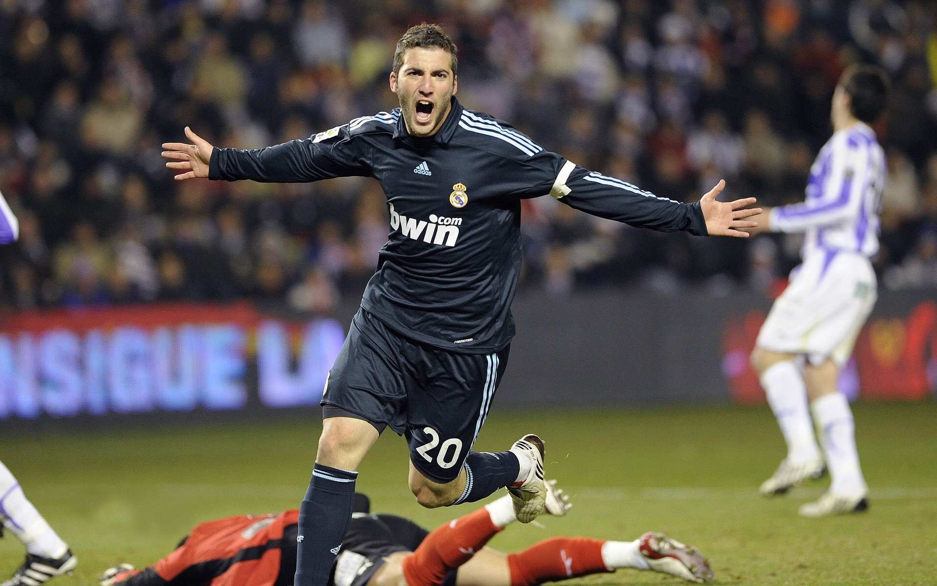 卡拉斯科末节狂飙定乾坤，玻利维亚绝境逆转葡萄牙，诠释篮球不屈魂